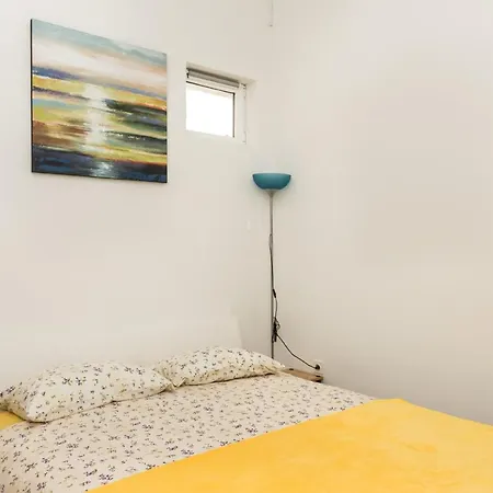 شقة Comfortable Classy Apartment Close To Znjan Beach